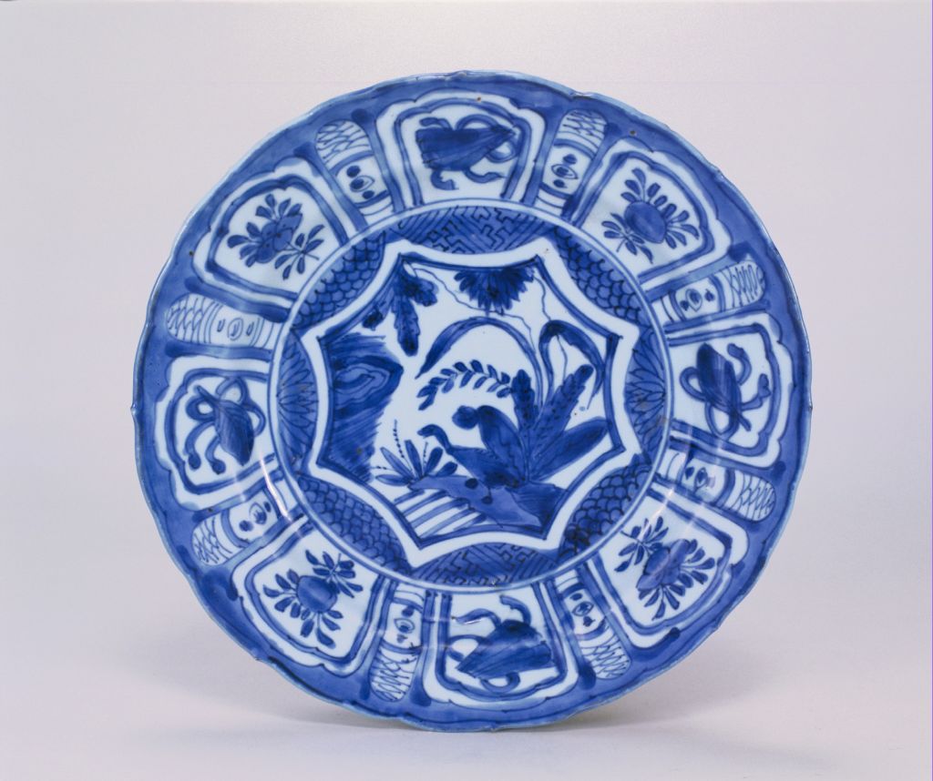 图片[2]-Blue-and-white flower-and-bird pattern plate-China Archive